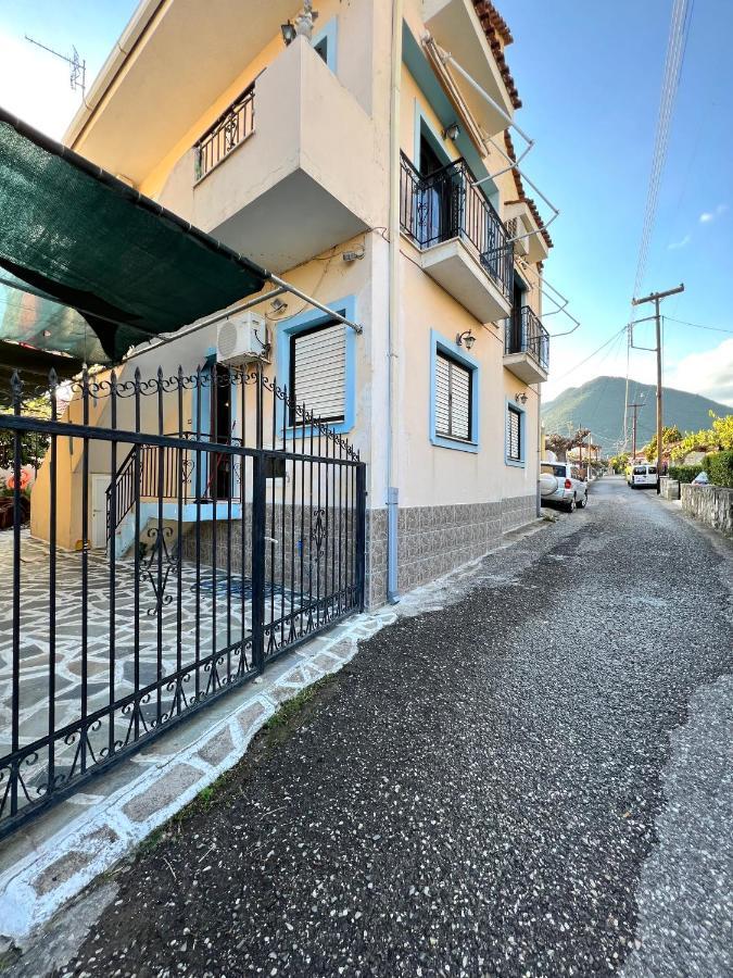 Village Apartment Marathiás Eksteriør billede