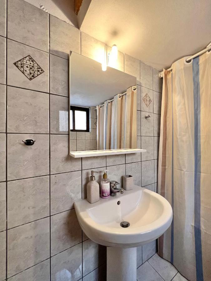 Village Apartment Marathiás Eksteriør billede